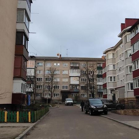 2-Х Комнатная Квартира Apartment Korosten Exterior photo